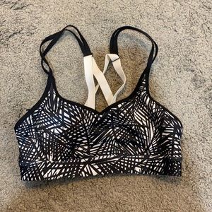 black and white pattern sports bra